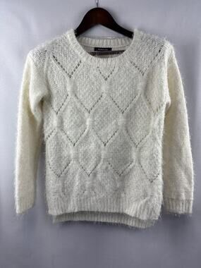 Women’s Relativity Small Cream Fuzzy Knit Sweater